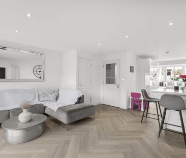 Roding Drive, CM6, Dunmow - Photo 3