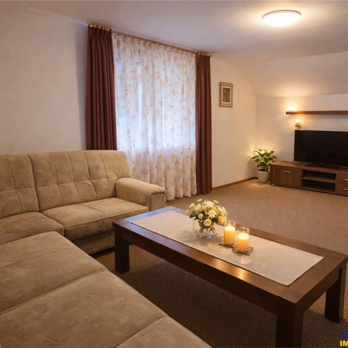 Vila cu 5 camere si garaj propriu, Centrul Istoric Drumul P - Fotografie 1