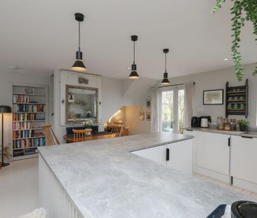 2 bedroom semi-detached house to rent - Photo 4