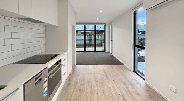 SPREYDON - TWO BEDROOM BRAND NEW TOWNHOUSE - Photo 1