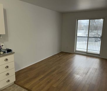 3-1/2 Logement (Ville Sainte‑Catherine) - Photo 2