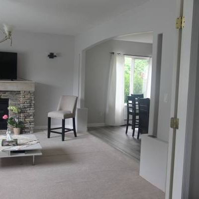 Newly Renovated Private, Spacious, Furnished One Bedroom - Photo 3