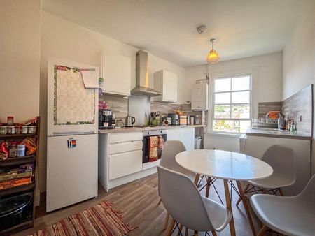 2 bedroom maisonette to rent - Photo 4