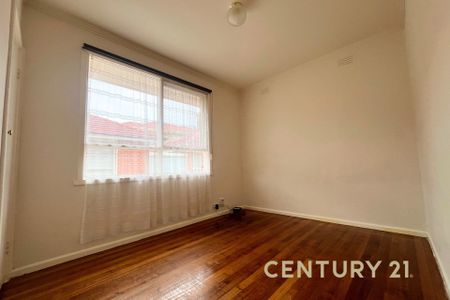 Modern Living in Prime Springvale - Photo 3