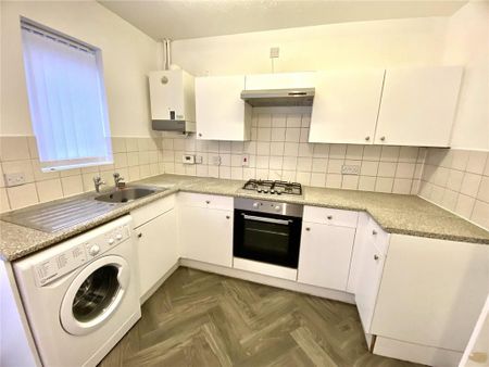 2 bedroom semi-detached house to rent - Photo 5