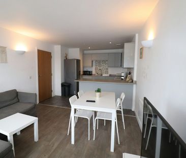Flat to rent on - Photo 2