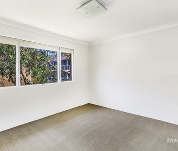 LIGHT FILLED, NORTH FACING APARTMENT | Unfurnished - Photo 2