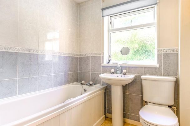 3 bedroom link detached house to rent - Photo 1