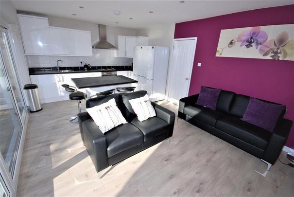 1 bedroom in a house share to rent - Photo 1