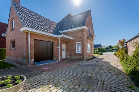 Charmante woning met 3 slaapkamers en een grote tuin, op rustige locatie in Heestert. - Photo 3