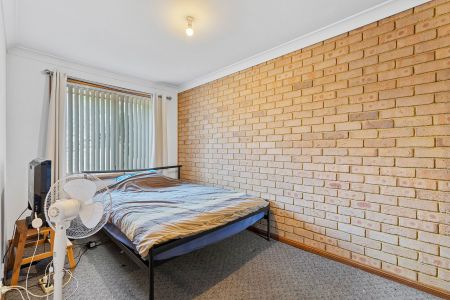 Townhouse Living! - Photo 4