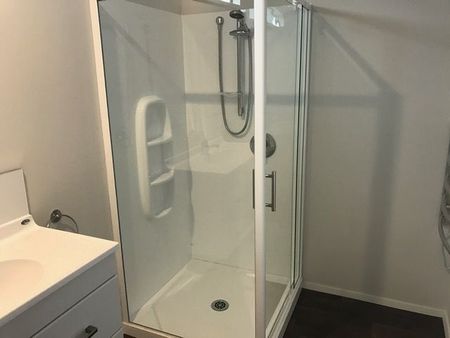 Refurbished Family Home with Panoramic Views - Photo 4