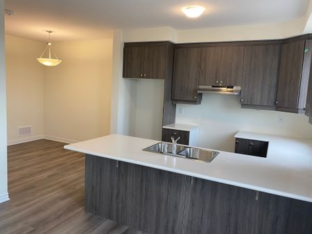 For Lease - 899 Ash Gate, Milton, Ontario - Photo 2