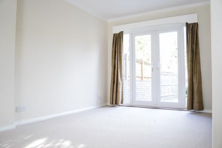 3 bedroom semi-detached house to rent - Photo 2