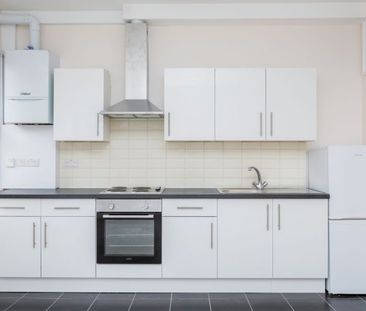 3 Bedroom Flat, Springfield Road, Brighton - Photo 1