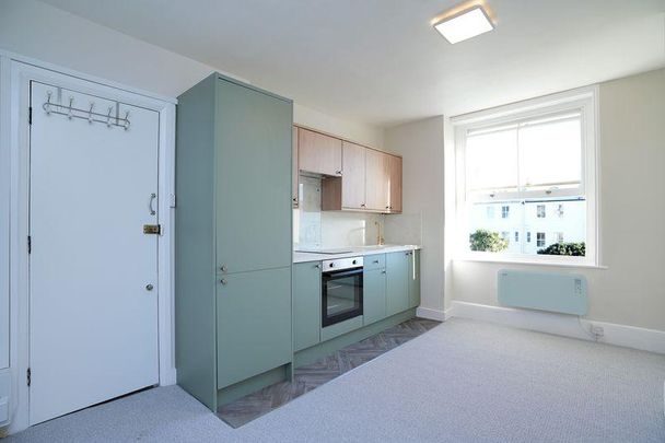 Studio to rent - Photo 1