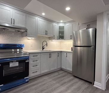 For Lease - 12 Trailbank Gardens, Hamilton, Ontario - Photo 3