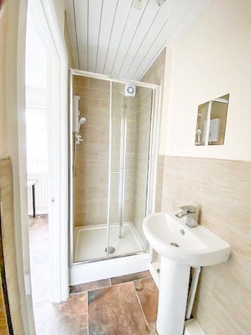 5 bedroom terraced house to rent - Photo 3