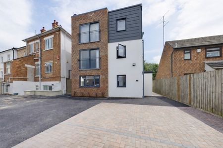 Roman Road, Cheltenham, Gloucestershire, GL51 - Photo 3