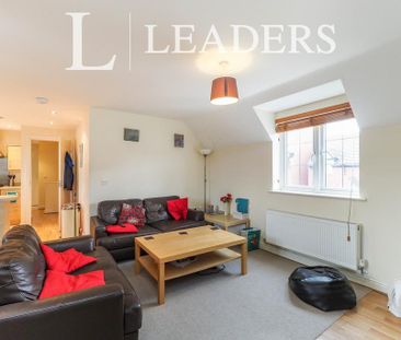 2 bedroom coach house to rent - Photo 3