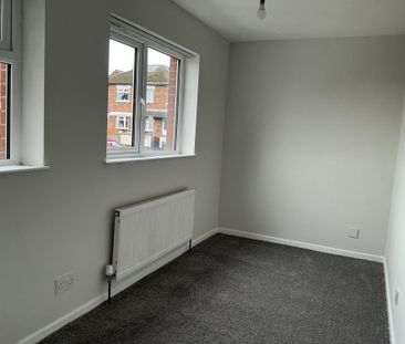 61 Ainsworth Drive, Belfast, BT13 3EJ - Photo 4