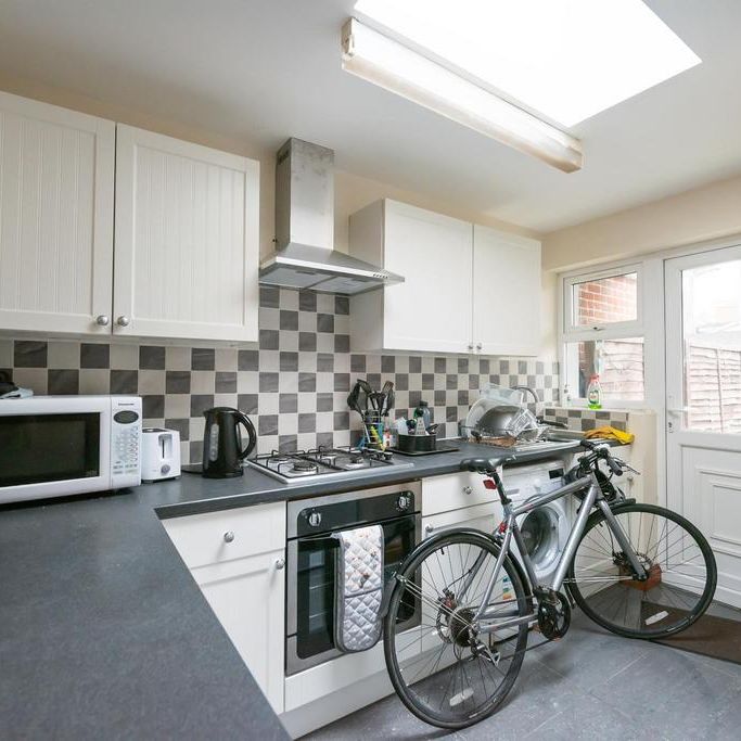 4 bedroom terraced house to rent - Photo 1