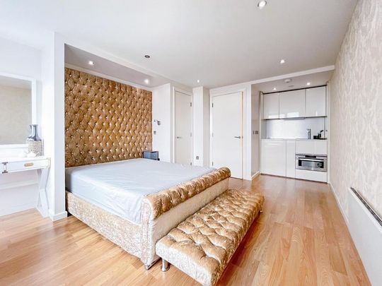 Studio to rent - Photo 1