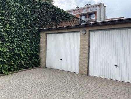 ruim instapklaar twee slaapkamer appartement met groot terras & gelijkvloerse garage - Foto 4