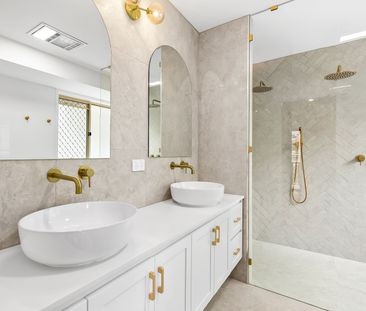 Elevated, luxury home! - Photo 6