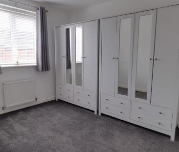 3 bedroom semi-detached house to rent - Photo 3