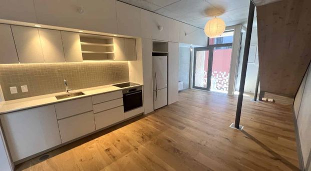 BEAUTIFULLY DESIGNED TOWNHOUSE: - Photo 1