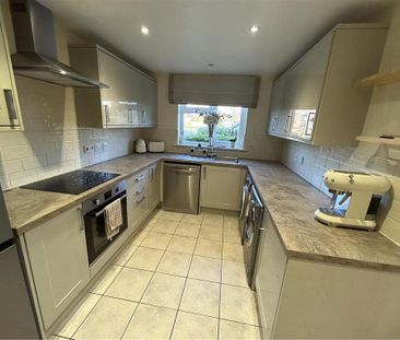 3 bedroom end of terrace house to rent - Photo 4