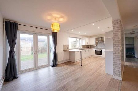 Oak Lane, Raf Lakenheath, Brandon, Suffolk, IP27 - Photo 5