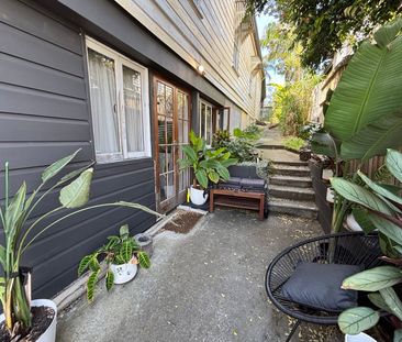 Stylish Studio in the Heart of Paddington - Photo 2