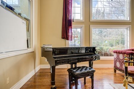 For Lease - 49 Arjay Crescent, Toronto, Ontario - Photo 3