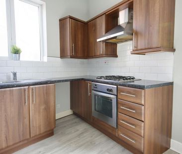 2 bedroom flat to rent - Photo 4