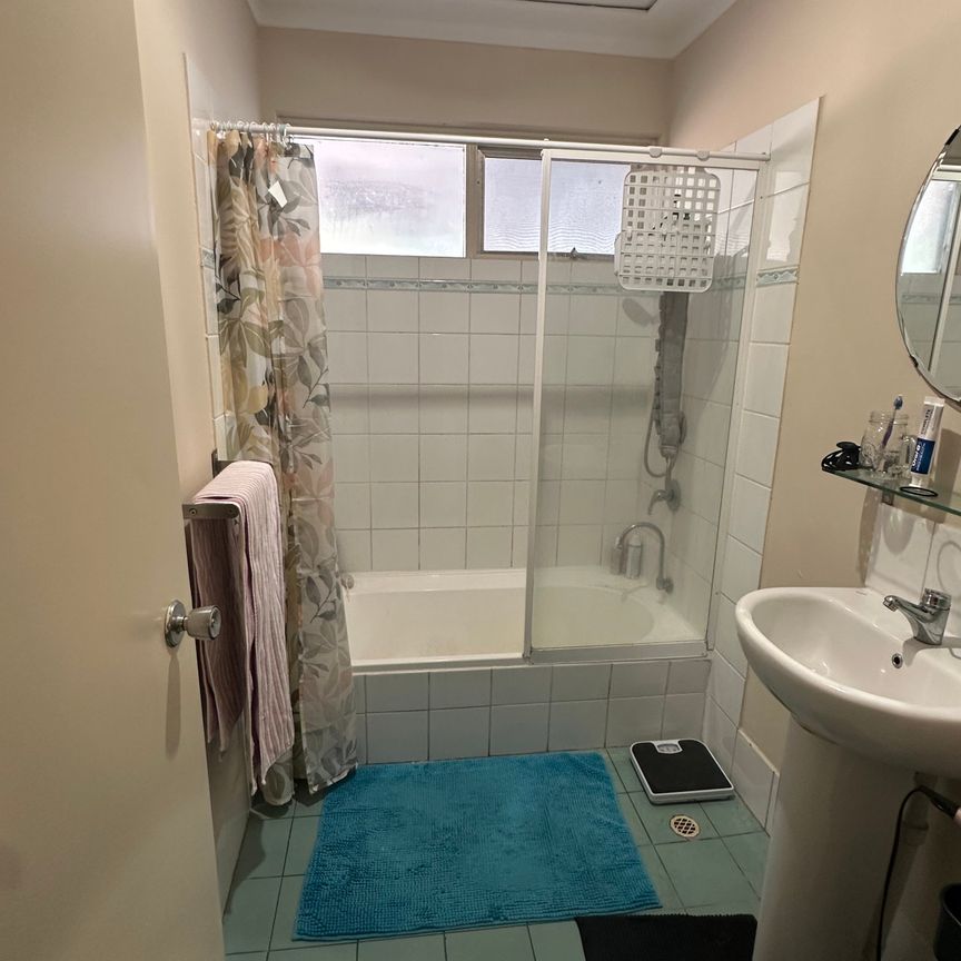 High Wycombe - Photo 1