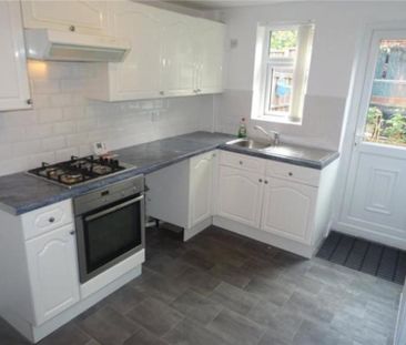 2 bedroom terraced house to rent - Photo 4