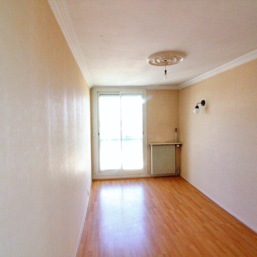 Location Appartement 4 pièces 75m² ST PIERRE DES CORPS 37700 - Photo 1