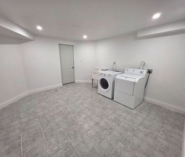 For Lease - 250 Sunset Ridge, Vaughan, Ontario - Photo 1