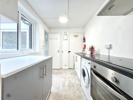 Grand Parade, Brighton, BN2 9QB 2 bedroom flat to rent - Photo 3