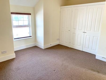 3 bedroom apartment to rent - Photo 4