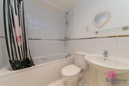 Tollington Way, London, N7 6FP - Photo 2