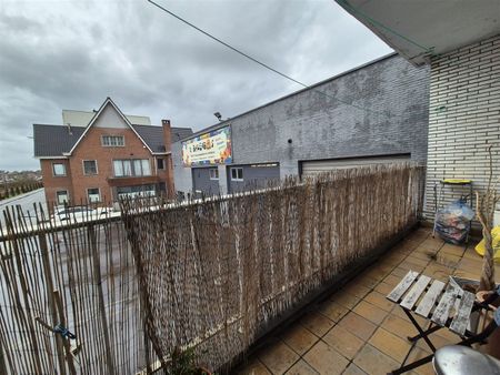 Interessant gelegen appartement met terras en garage. - Photo 2