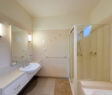 Well-Maintained & Fully Furnished Family Townhouse in the Heart of ... - Photo 4