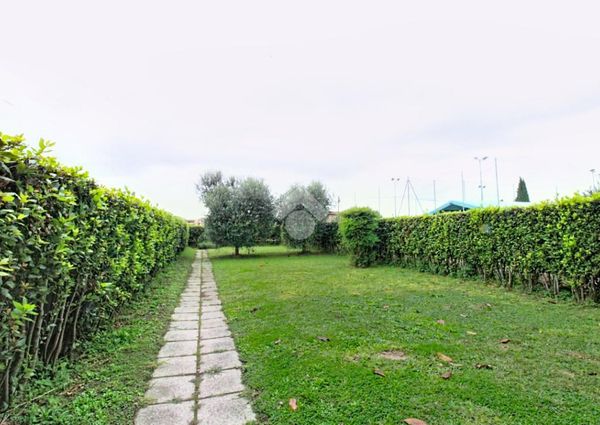 Casa indipendente in affitto