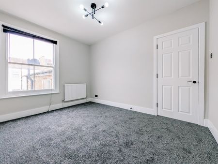 1 Bed Flat, Prothero Road, SW6 - Photo 2