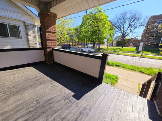 For Lease - 685 Greenwood Avenue Unit# Upper, Toronto, Ontario - Photo 1