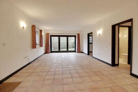 3 bedroom cottage to rent - Photo 2