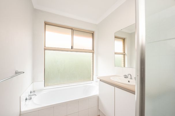 33 Blue Mountain Link, Merriwa WA 6030 - Photo 1